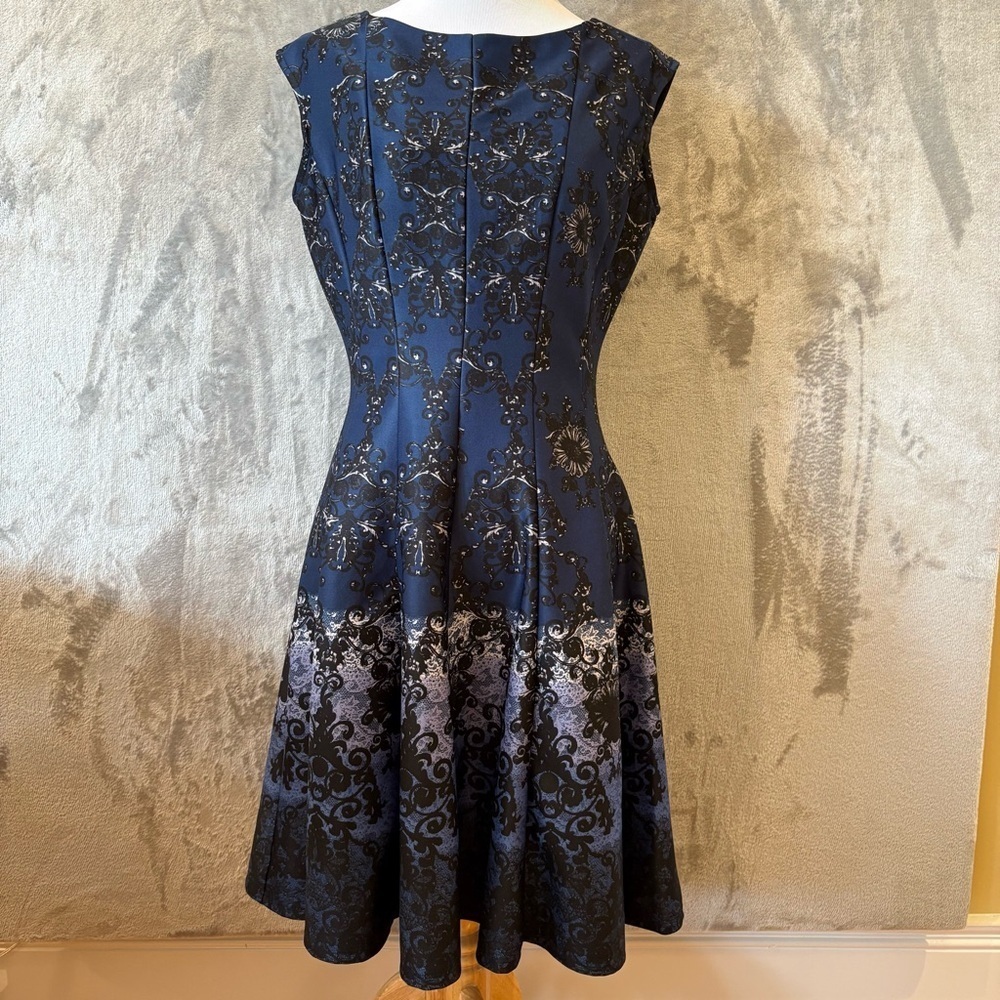 Elegant Sleeveless Fit and Flare Cocktail Pleated Patterned Dress Sz 6